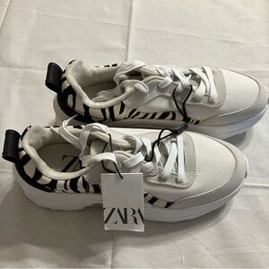 Zara Casual Lace Up Sneakers With Animal Print US9